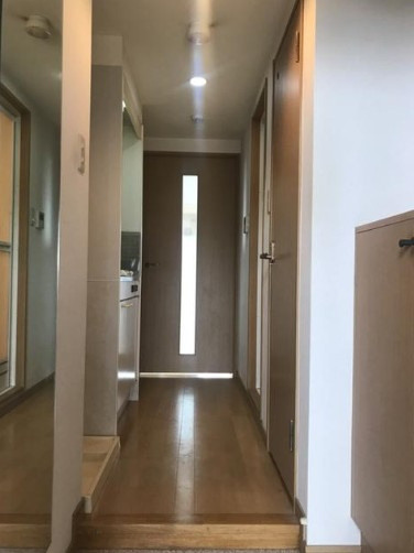 クレアシオン中野北の玄関