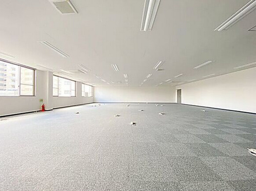 クレストビルの内装