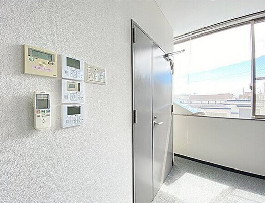 クレストビルの内装