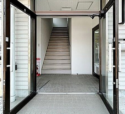 エンドー電子2F事務所のエントランス