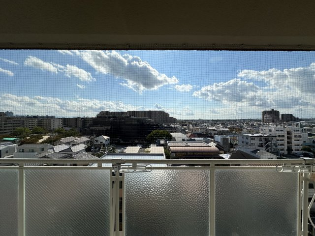 ルネ甲子園の展望|南向きで陽光あふれる最上階のお部屋。
甲子園徒歩圏内の便利な立地で、開放的な眺望と心地よい風通しを日