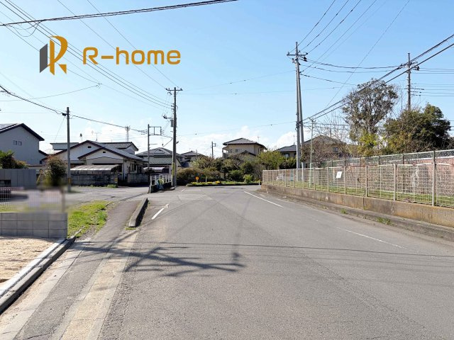 水戸市平須町14期　新築戸建て　1号棟の前面道路含む現地写真|堂々！建物完成♪実際のお部屋をご見学可能です♪
ご見学が一番の資料！お気軽にお問い合わせ下さい♪