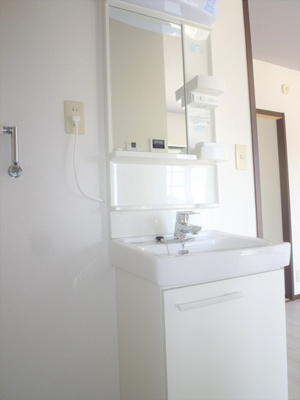 【独立洗面台】 | ヴィラさつき台 | 独立洗面化粧台が付いています