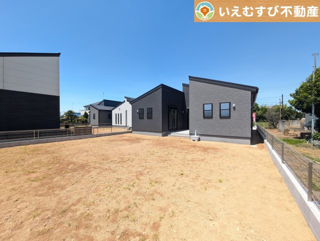 Livele Garden.S　深谷田中第3の庭|ガーデニングや家庭菜園で緑の潤い溢れる暮らしを
お庭が広いとお子様と遊んだりBBQをしたりと楽しみも増えそう♪