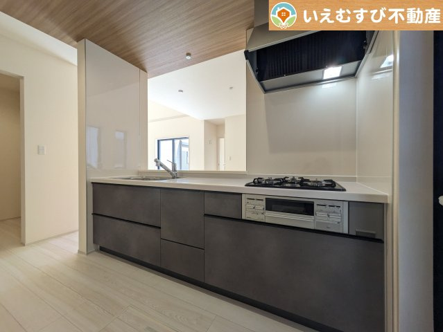 Livele Garden.S　深谷田中第3のキッチン|機能性収納性に溢れるキッチン
収納もたっぷり付いていてすっきり片付く！毎日楽しくお料理が出来そうです！