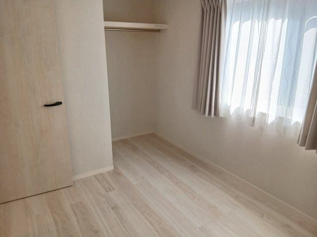 東松山市美原町1丁目　中古戸建の寝室|洋室