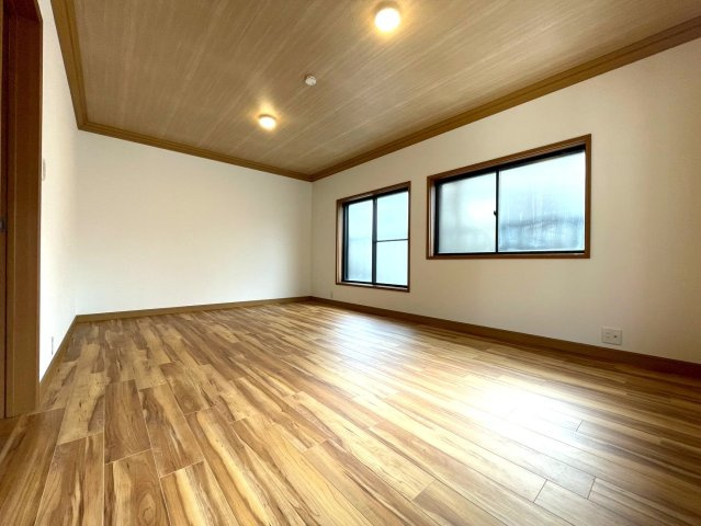 ３沿線徒歩圏内●リフォーム完了で即入居ＯＫ●並列駐車２台可能●伏見区桃山町遠山　の洋室|洋室