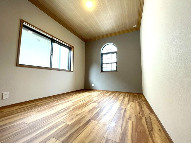 ３沿線徒歩圏内●リフォーム完了で即入居ＯＫ●並列駐車２台可能●伏見区桃山町遠山　の洋室|洋室