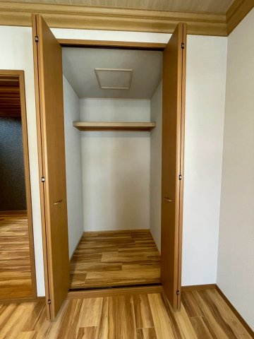 ３沿線徒歩圏内●リフォーム完了で即入居ＯＫ●並列駐車２台可能●伏見区桃山町遠山　の収納|クローゼット