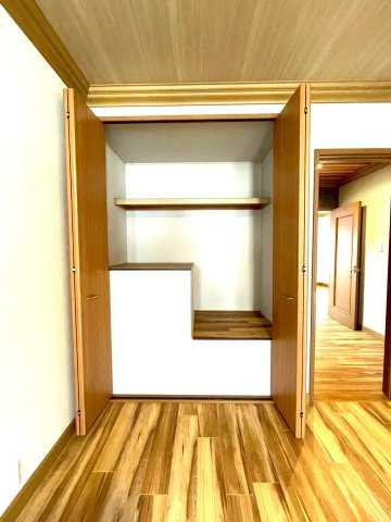 ３沿線徒歩圏内●リフォーム完了で即入居ＯＫ●並列駐車２台可能●伏見区桃山町遠山　の洋室|クローゼット