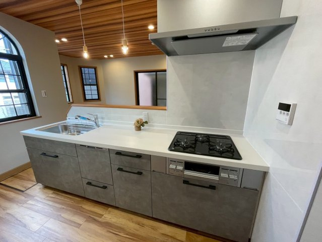 ３沿線徒歩圏内●リフォーム完了で即入居ＯＫ●並列駐車２台可能●伏見区桃山町遠山　のキッチン|キッチン