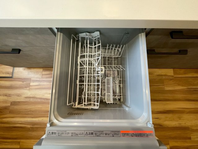 ３沿線徒歩圏内●リフォーム完了で即入居ＯＫ●並列駐車２台可能●伏見区桃山町遠山　のキッチン|キッチン食器洗浄乾燥機