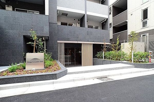 ステージグランデ向島のエントランス