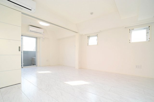 ステージグランデ向島の居間・リビング