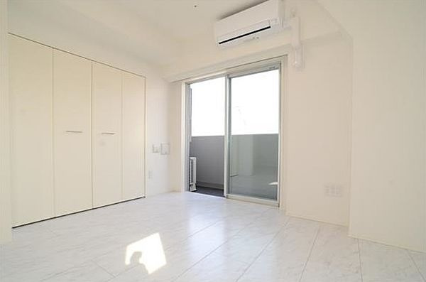 ステージグランデ向島の洋室