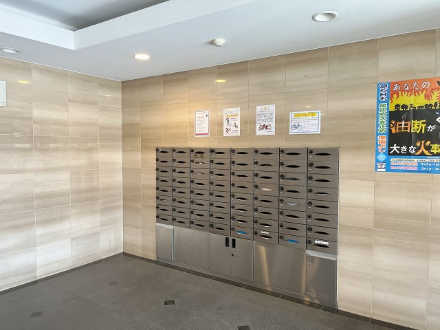 ハミーユ籠原南口のエントランス