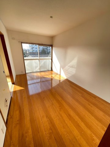 久留米市国分町のアパートの洋室