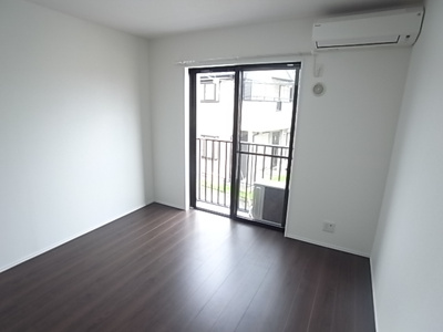 【居間・リビング】 | レジデンス市原 | ゆったり過ごせる居間です