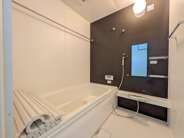 八王子市　緑町　新築一戸建て　９期の浴室|～浴室暖房乾燥機能付き　遅い時間のお洗濯や、梅雨時期・花粉の時期など大活躍です～
