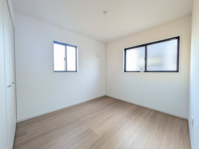 八王子市　緑町　新築一戸建て　９期の子供部屋|～2階5.2帖の洋室　2面採光で明るく風通しの良いお部屋です～