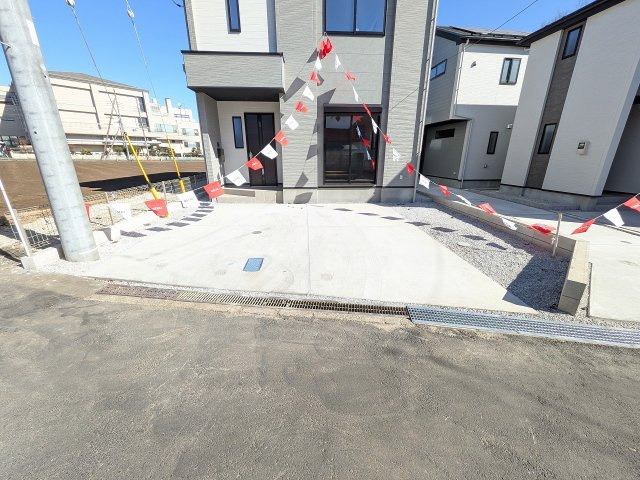 八王子市　緑町　新築一戸建て　９期の駐車場|～並列2台駐車可能カースペース付き～