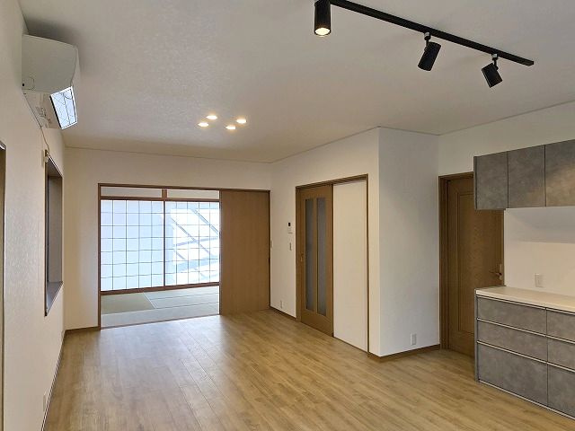 【居間・リビング】の画像