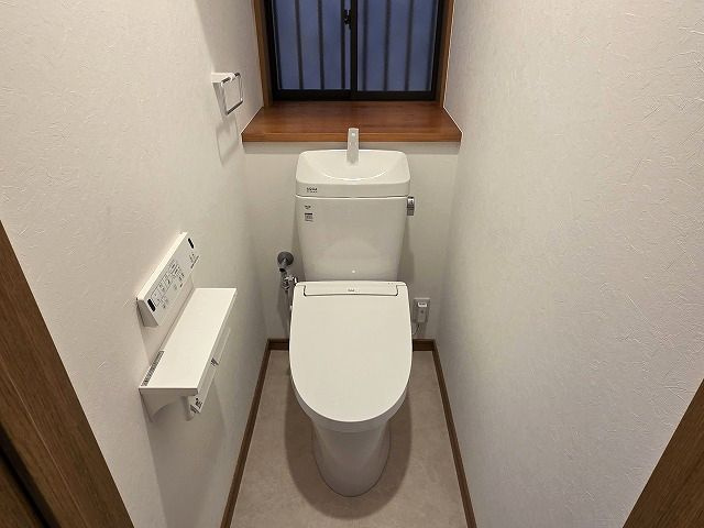 高知市北竹島町　中古住宅のトイレ