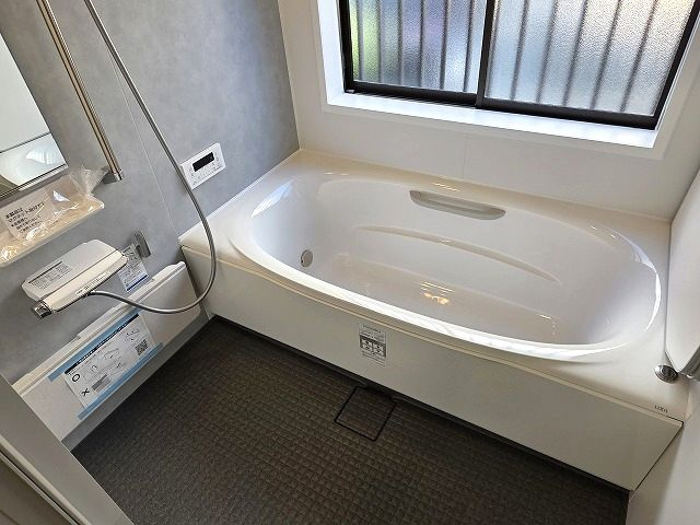 高知市北竹島町　中古住宅の浴室