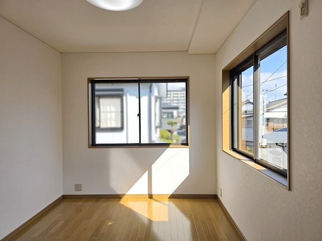 高知市北竹島町　中古住宅の洋室