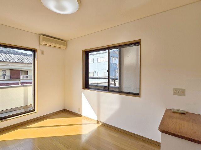 高知市北竹島町　中古住宅の洋室