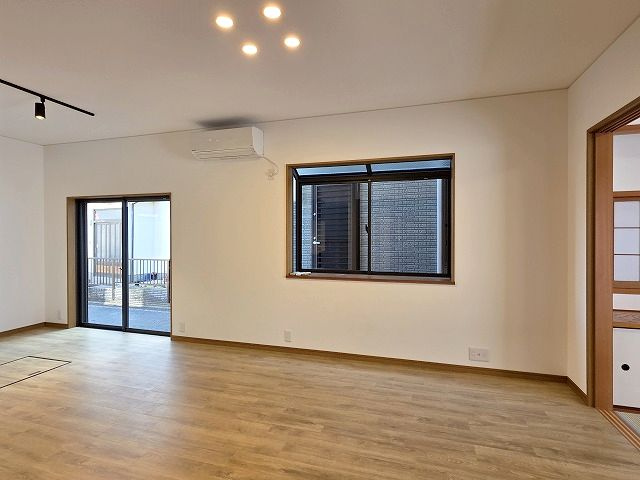 【居間・リビング】の画像