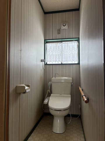【トイレ】 | 川西町上小松　二階建て中古住宅