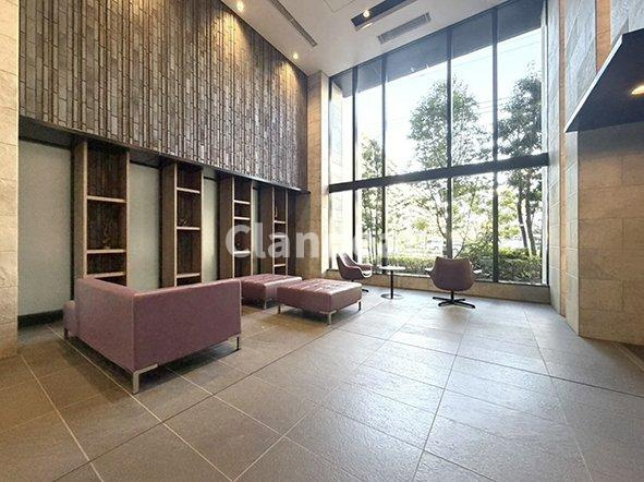 ソライエシティ　ザ・パークのロビー|ドキドキの新生活も、安心してスタート。ぴったりの住まいを見つけませんか？クランディアが一緒に住まい選びをサポートします‼　まずは、お気軽にお問合せください　＃クランディア