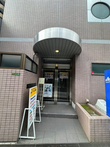 アルファ西天満 のエントランス