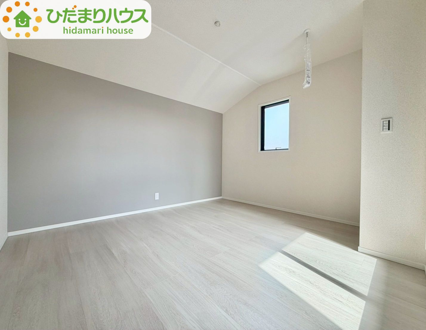流山市初石　ウィザースガーデン　新築戸建　1号棟の洋室|ゆとりのある主寝室！ご家族全員で寝れちゃいます(^^♪					

