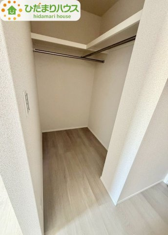 流山市初石　ウィザースガーデン　新築戸建　1号棟の収納|季節物の衣類もスッキリ収納できる、ウォークインクローゼット完備です！！								
