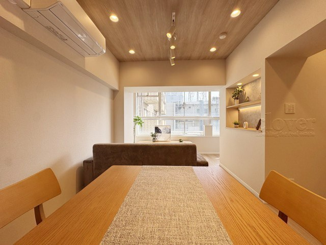 【居間・リビング】 | 清水ビル | 広くスペースをとってあるLDK。この空間に、どのように家具を配置していくのかを考えるのが、住宅購入時のなによりの楽しみです。～即日のご見学可能～　お問合せはお気軽にどうぞ。