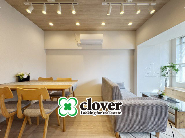 【居間・リビング】 | 清水ビル | くつろぎの空間であるLDKの様子。安心してくつろげるよう派手さは控えて、さりとて地味すぎもせず、あなたの生活を彩ってくれます。～即日のご見学可能～　お問合せはお気軽にどうぞ。