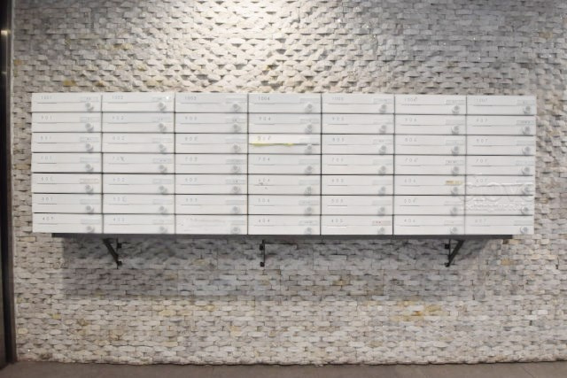 【設備】 | 清水ビル | ロック式の集合ポスト。セキュリティや個人情報に対する意識の高まりが強い昨今では、ポストにロックがかかることも大事なポイントになります。～即日のご見学可能～　お問合せはお気軽にどうぞ。
