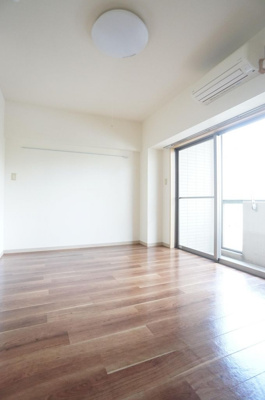 【寝室】 | レニエ・ラ・ヴェルトゥ