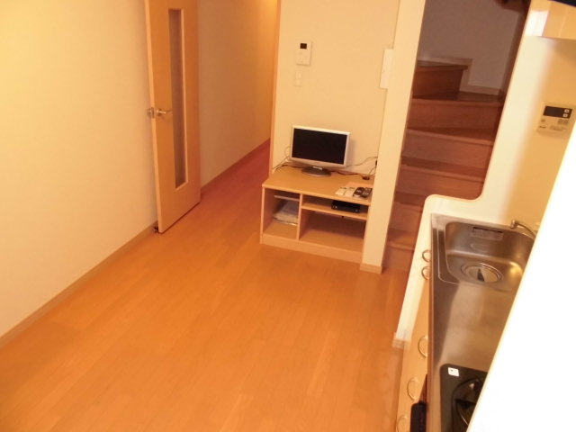 レオパレスナチュールⅡの居間・リビング