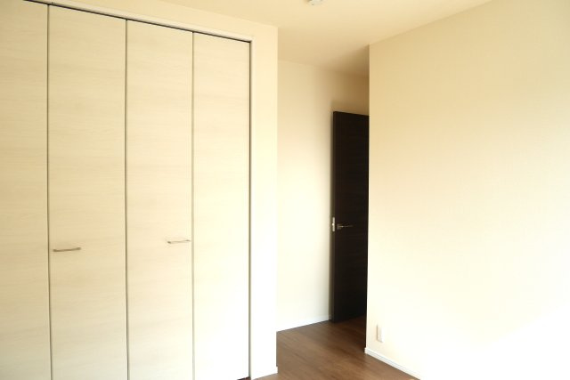 鳥栖市松原町の洋室