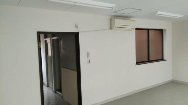 第二はとビルの内装