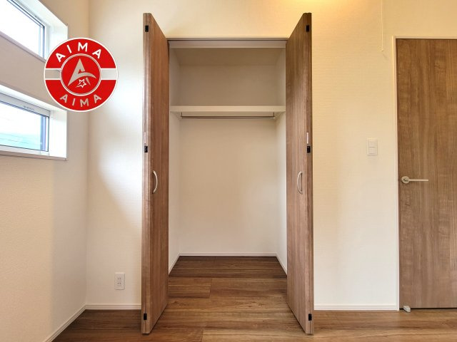 福岡市西区今宿上ノ原第1-7棟（3号棟）の内観：施工例|洋服や大きな荷物が多い方や人数の多いご家族などは、一般的なクローゼットよりもウォークインクローゼットのほうが使い勝手が良いです。