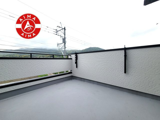 福岡市西区今宿上ノ原第1-7棟（3号棟）の外観：施工例|風をしっかりと感じられるバルコニーでは、毎日が洗濯日和です。広々としているので洗濯も楽しくなるでしょうし、気分転換にバルコニーからの眺めを楽しむのもいいでしょう。