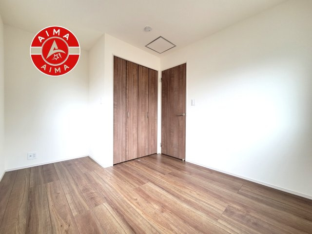 福岡市西区今宿上ノ原第1-7棟（3号棟）の内観：施工例|採光良好な洋室は全居室、複層ガラスの遮熱効果と断熱効果で、一年中快適に過ごせます。