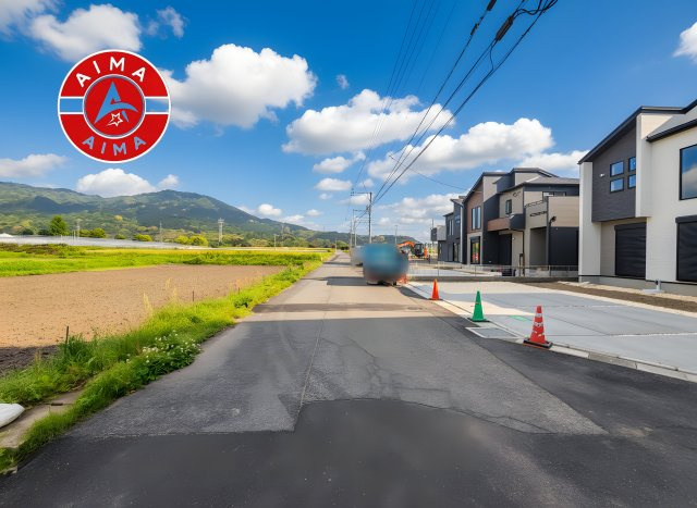 福岡市西区今宿上ノ原第1-7棟（3号棟）の前面道路含む現地写真|前面道路は閑静な住宅地をはしる車通りの少ない道路。お車の出し入れが苦手なママや小さなお子様にも安心ですね。しっかり舗装もされているので、ベビーカーや自転車で通っても快適に通行できます。前面道路です。