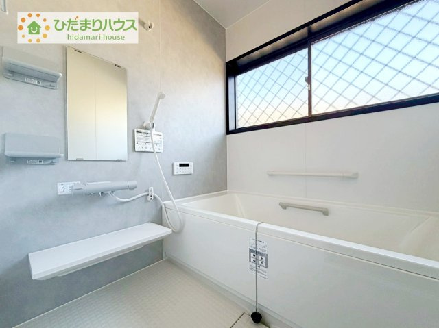 【浴室】 | 牛久市岡見町　中古戸建 | ゆったり浸かれる広々バスルーム♪お子様とも一緒に入れます(^^)/