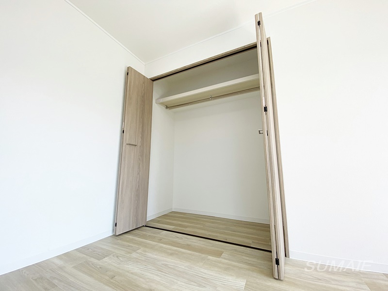 谷津遊園ハイツ　K棟の収納|6.3帖の居室のクローゼットです☆