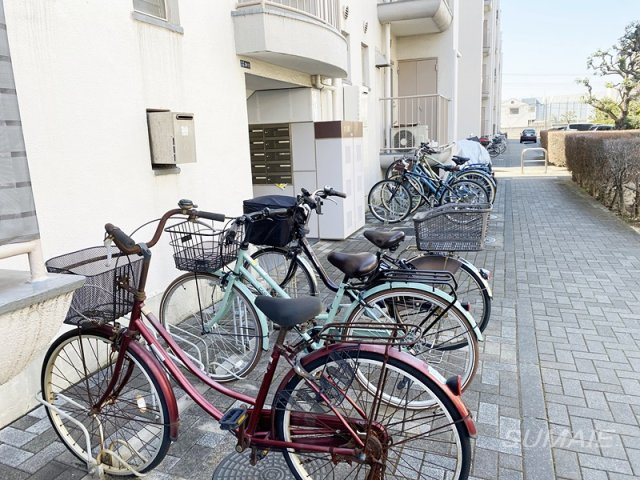 谷津遊園ハイツ　K棟のその他共用部分|駐輪場です☆